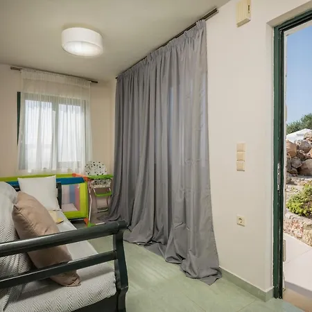 Seafront Shore, Sea & Sun Villa Chorafakia