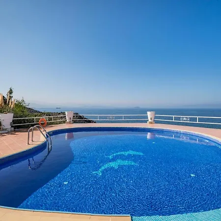 Seafront Shore, Sea & Sun Villa Chorafakia