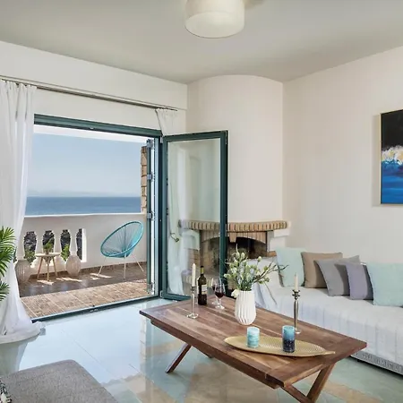 Seafront Shore, Sea & Sun Villa *