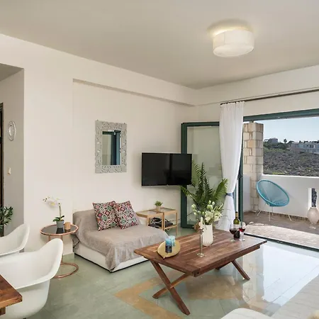 Seafront Shore, Sea & Sun Villa Chorafakia