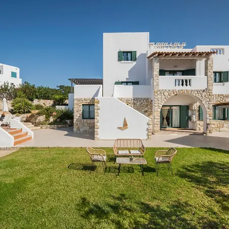 Seafront Shore, Sea & Sun Villa *